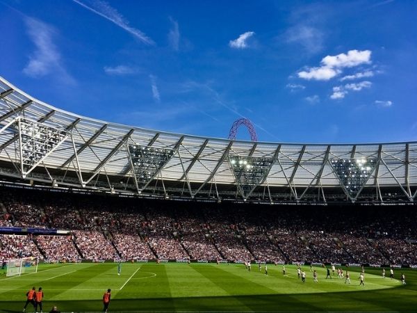 Fußball Tickets in London – Mai 2024 background image