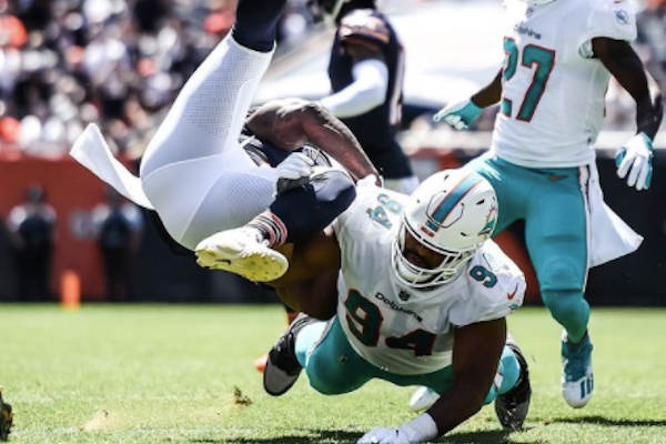 Miami Dolphins Tackle gegen Chicago Cubs