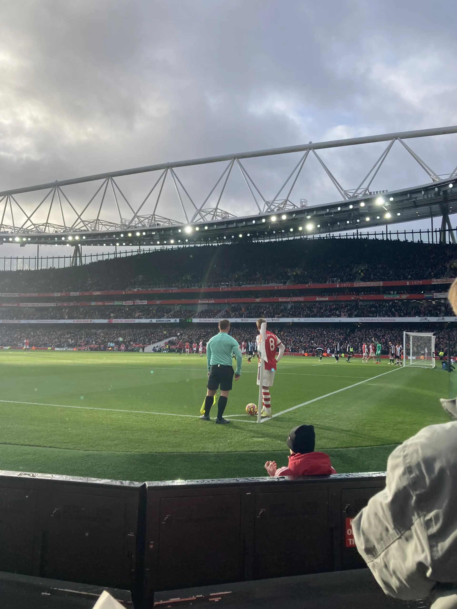 Unterrang North Bank Ecke Blick